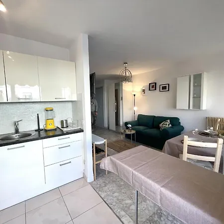 Apartament Le St Pierre, Joli T1 A 2 Minutes Des Plages